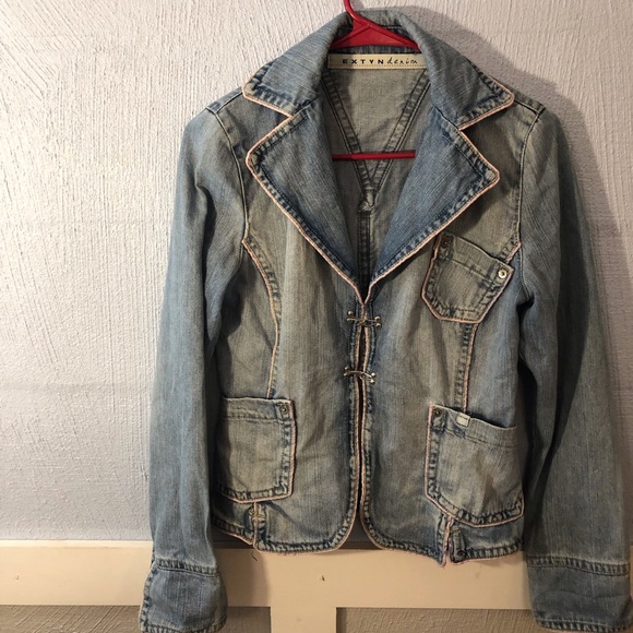 Women’s XS/S Denim Jacket Pink Detail Front Pockets 100% Cotton Semi Distressed - Picture 5 of 12